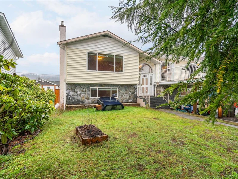 377 Howard Avenue, Nanaimo BC V9R 3R8