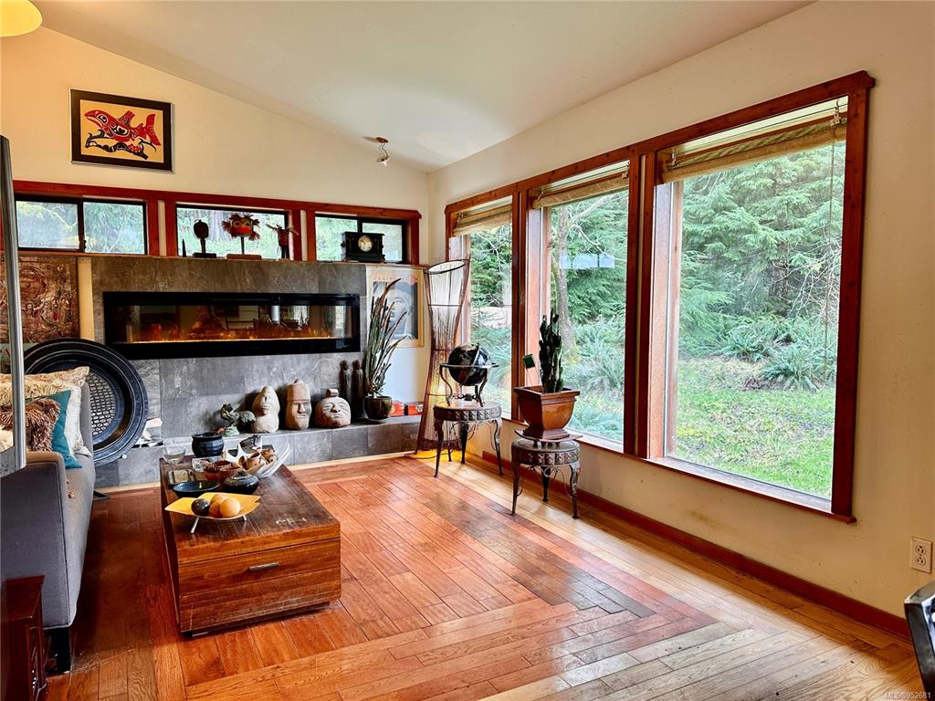 1498 Carrington Bay Road, Cortes Island, BC, V0P 1Z0 - 4