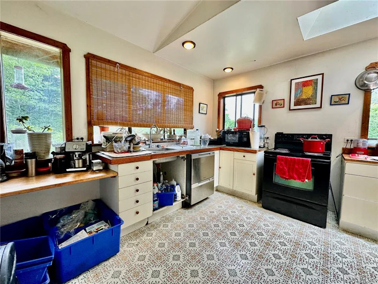 1498 Carrington Bay Road, Cortes Island, BC, V0P 1Z0 - 8