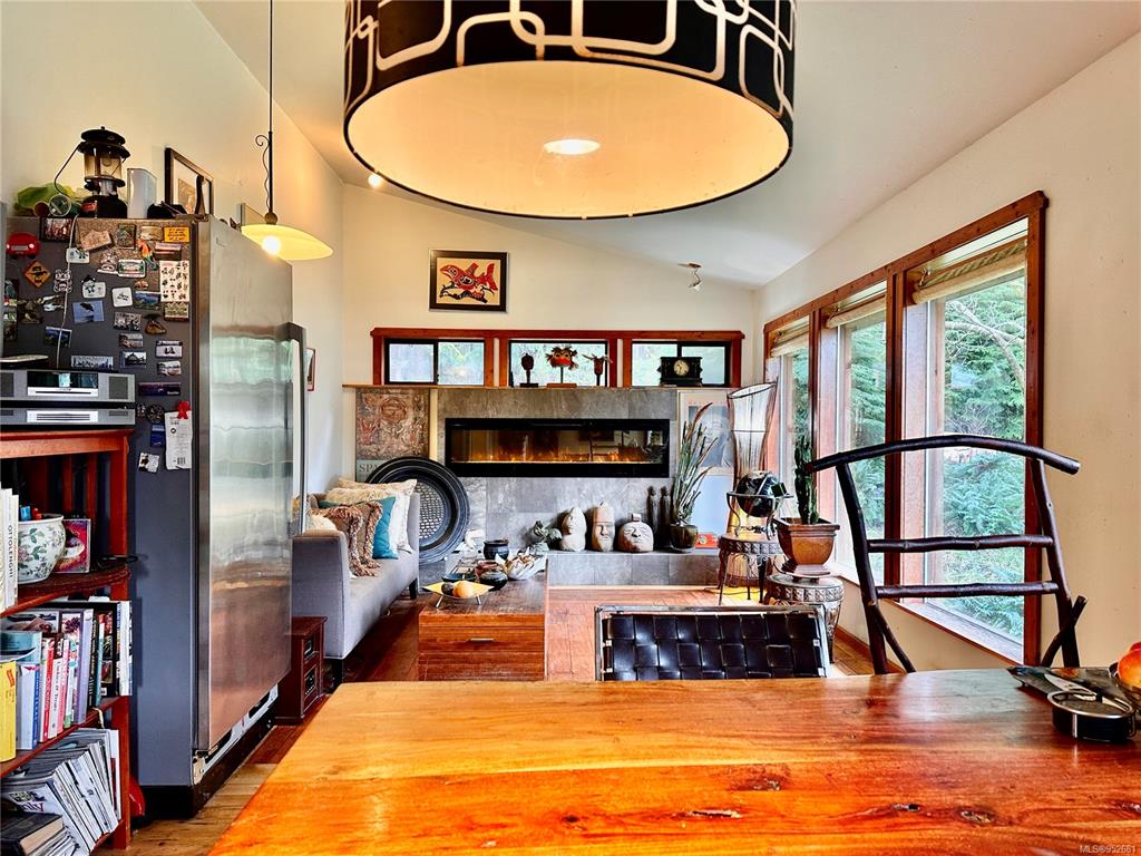 1498 Carrington Bay Road, Cortes Island, BC, V0P 1Z0 - 13
