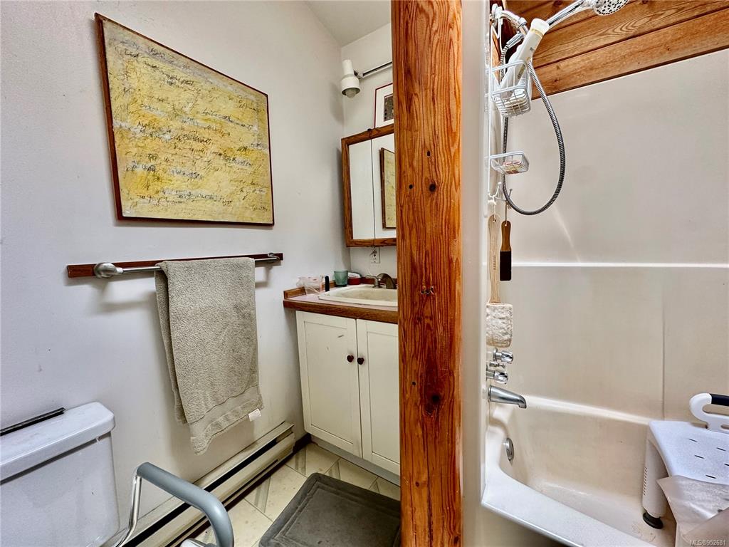 1498 Carrington Bay Road, Cortes Island, BC, V0P 1Z0 - 14