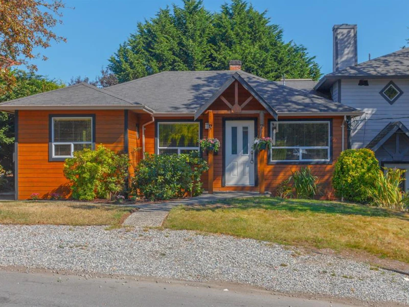 3121 Esson Road, Saanich BC V8Z 4P3
