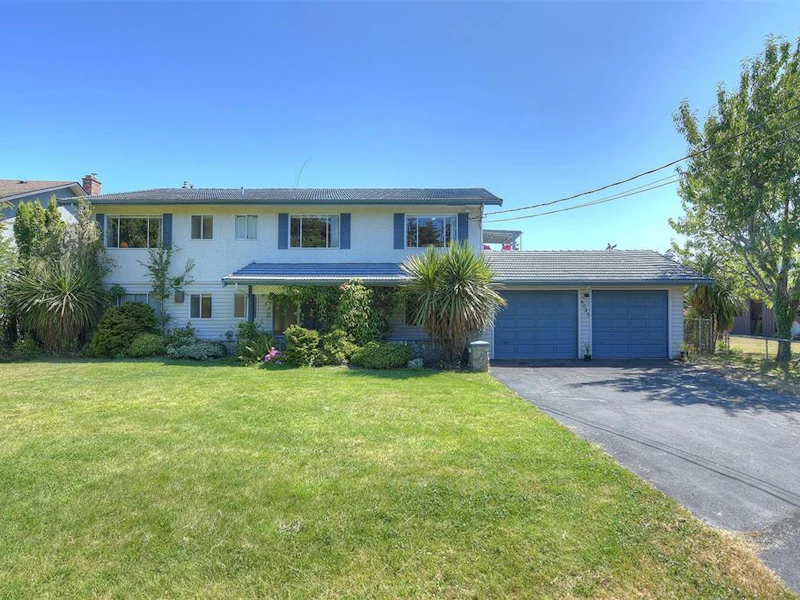 8045 Lochside Drive, Central Saanich BC V8M 1V5