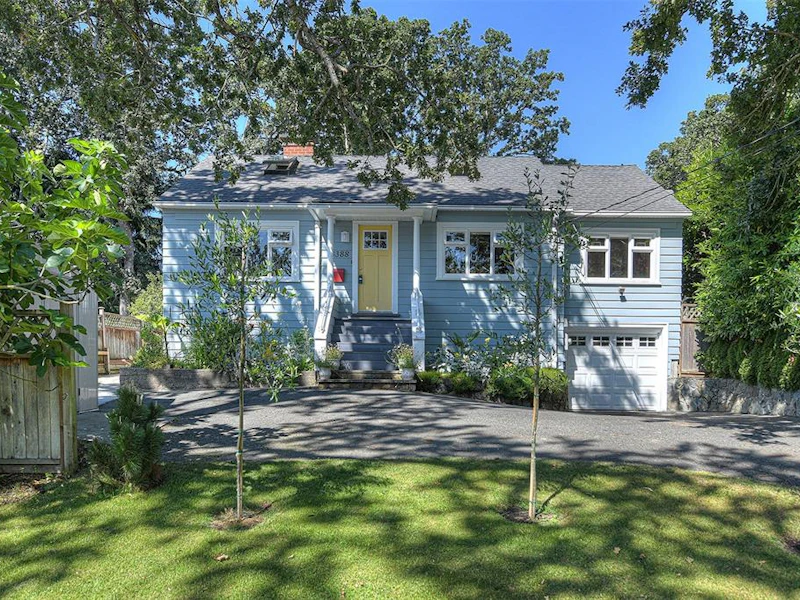 3388 Maplewood Road, Saanich BC V8P 3N2