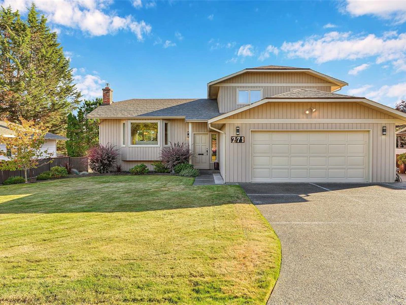 771 E Viaduct Avenue, Saanich BC V8Z 6N3