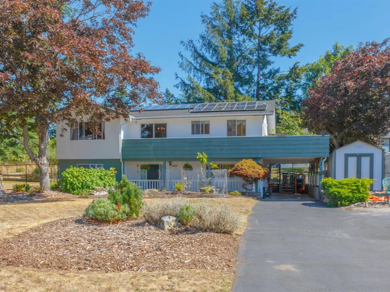 1620 Sarita Place, Saanich BC V8N 3J4