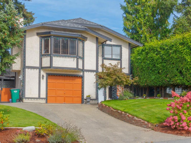 770 Mann Avenue, Saanich BC V8Z 3C2