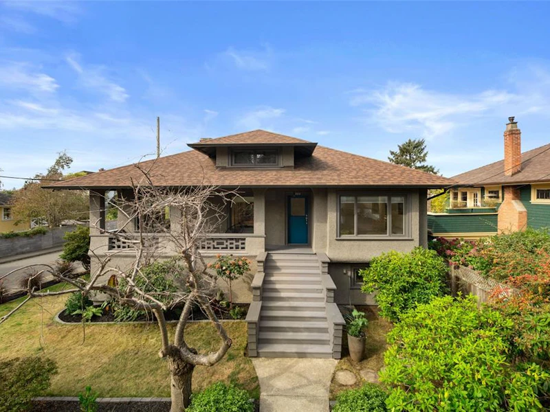 302 Irving Road, Victoria BC V8S 4A2