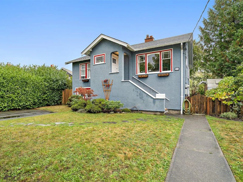 3111 Service Street, Saanich BC V8P 4M6