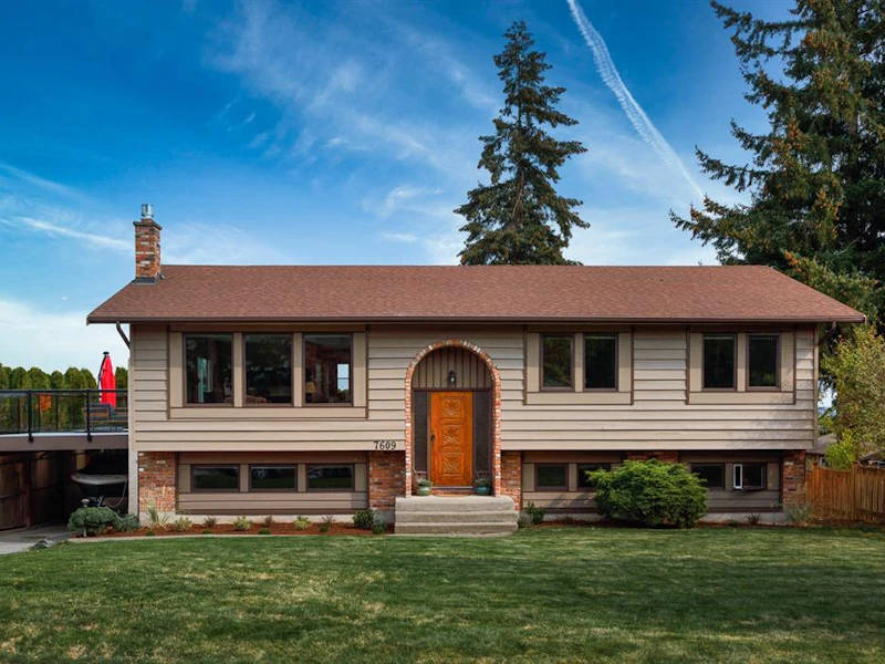 7609 Blossom Park Place, Central Saanich BC V8M 1N4
