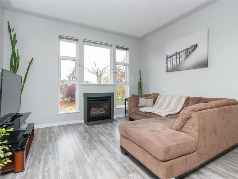 311 - 400 Dupplin Road, Victoria BC V8Z 1B7