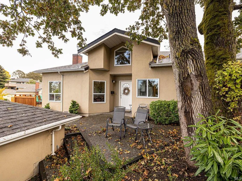 12 - 4291 Quadra Street, Saanich BC V8X 1L5