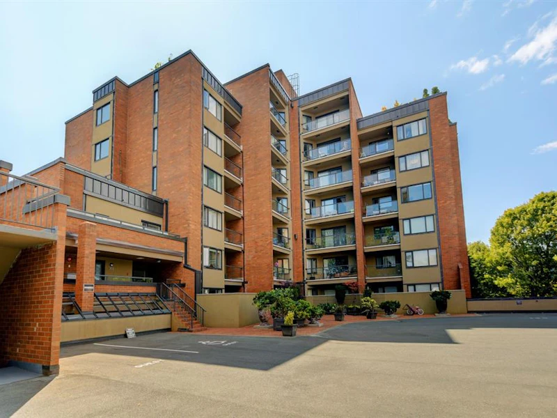 608 - 105 E Gorge Road, Victoria BC V9A 6Z3