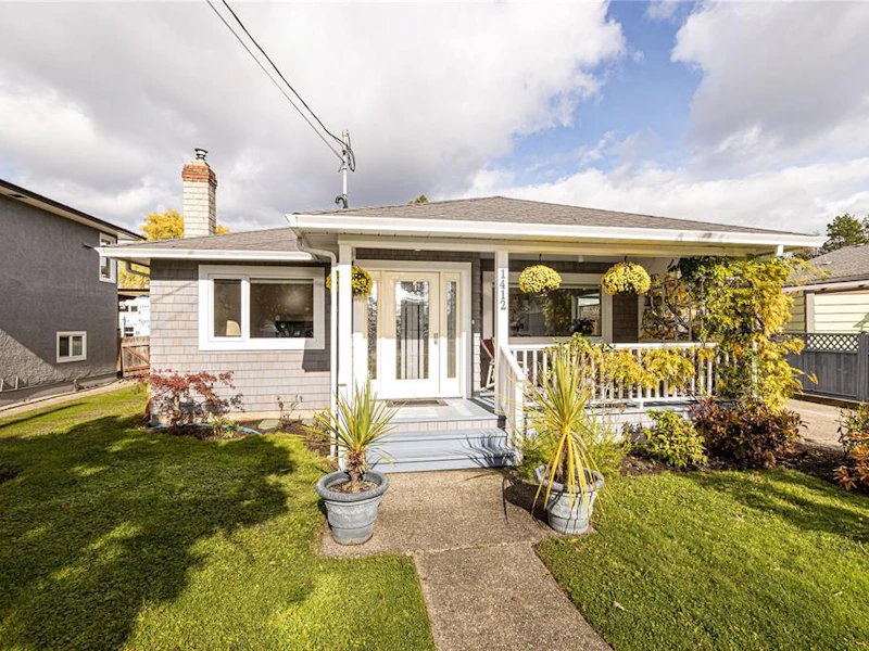 1412 Craddock Street, Esquimalt BC V9A 5K2