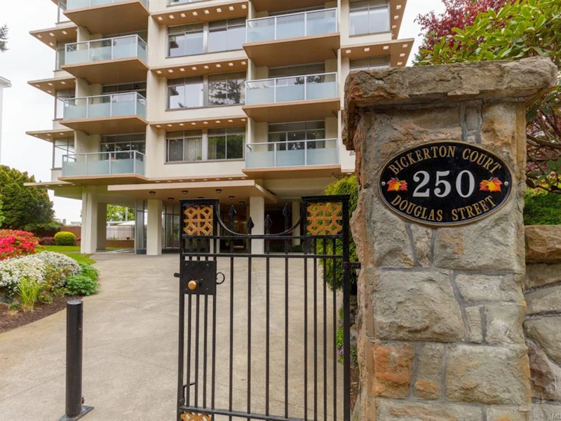 1003 - 250 Douglas Street, Victoria BC V8V 2P4