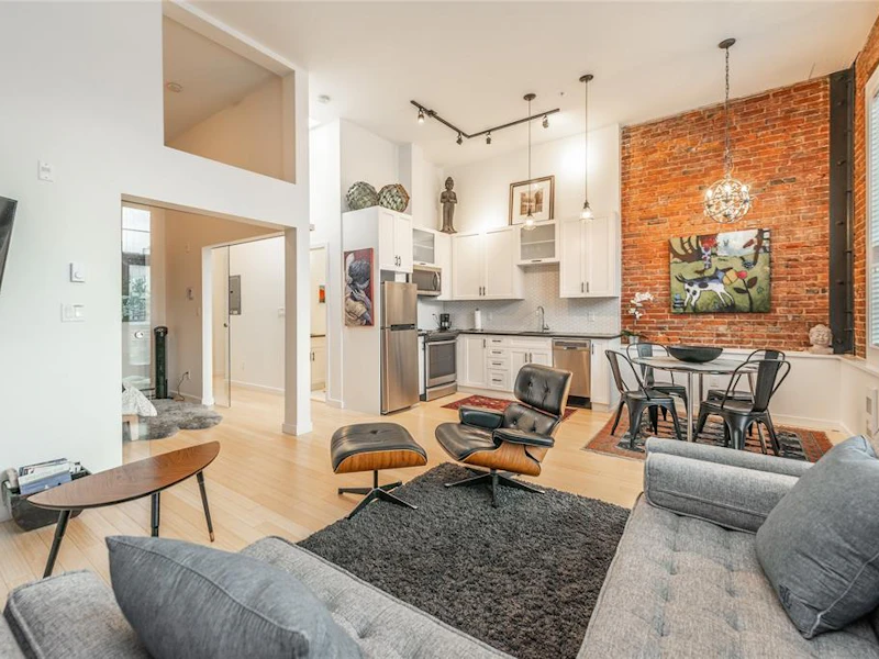209 - 535 Fisgard Street, Victoria BC