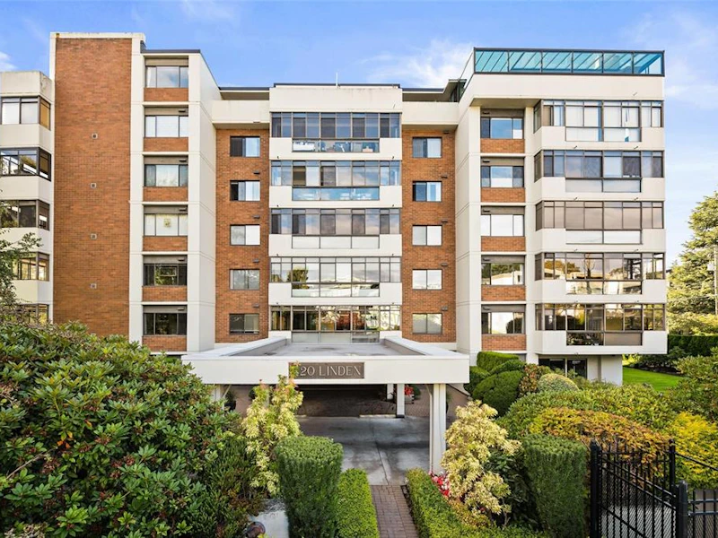 701 - 420 Linden Avenue, Victoria BC V8V 4G3