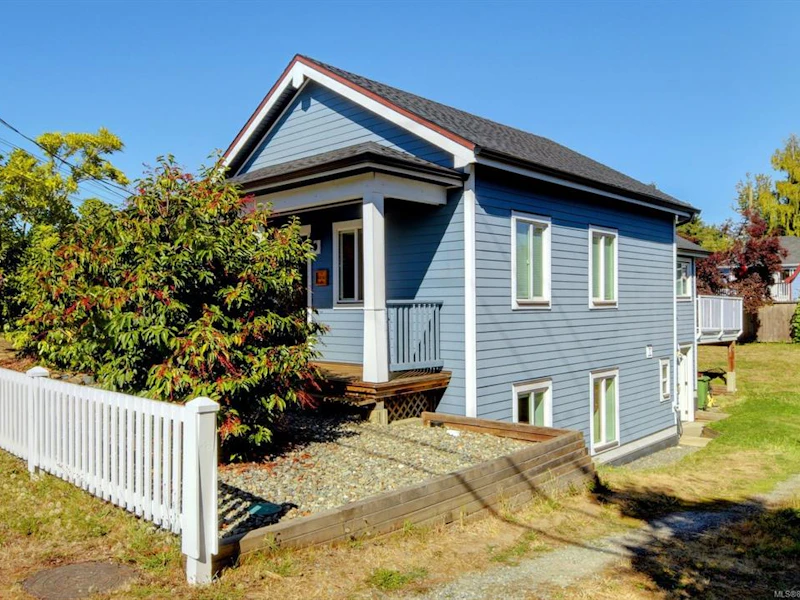 3161 Alder Street, Victoria BC V8X 1P1