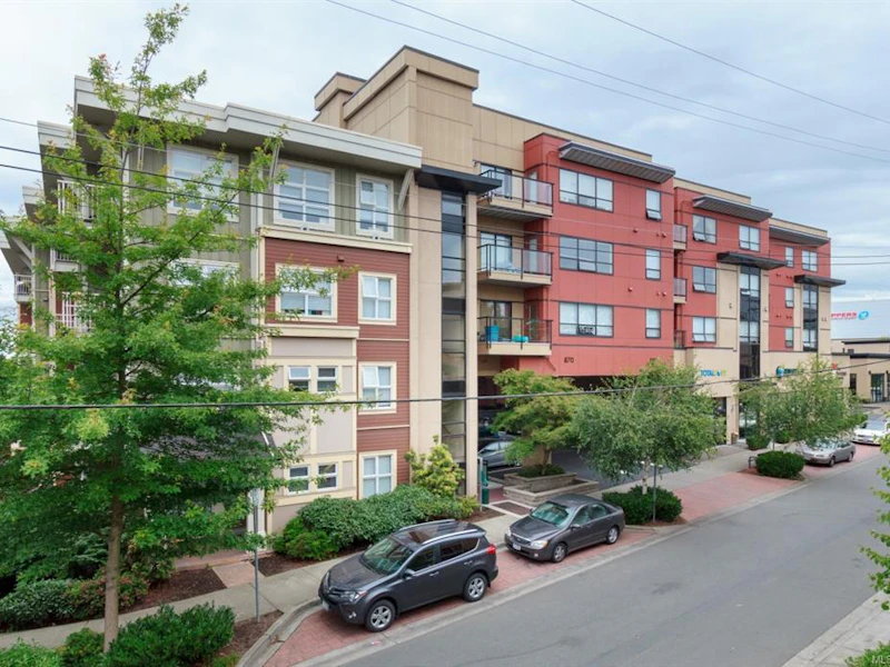 310 - 870 Short Street, Saanich BC V8X 2V5