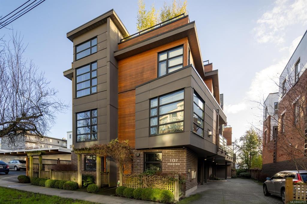2-1137 Meares Street, Victoria, BC, V8V 3J9