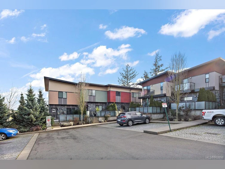 6-2321 Island View Road, Central Saanich, BC, V8Z 5Z2