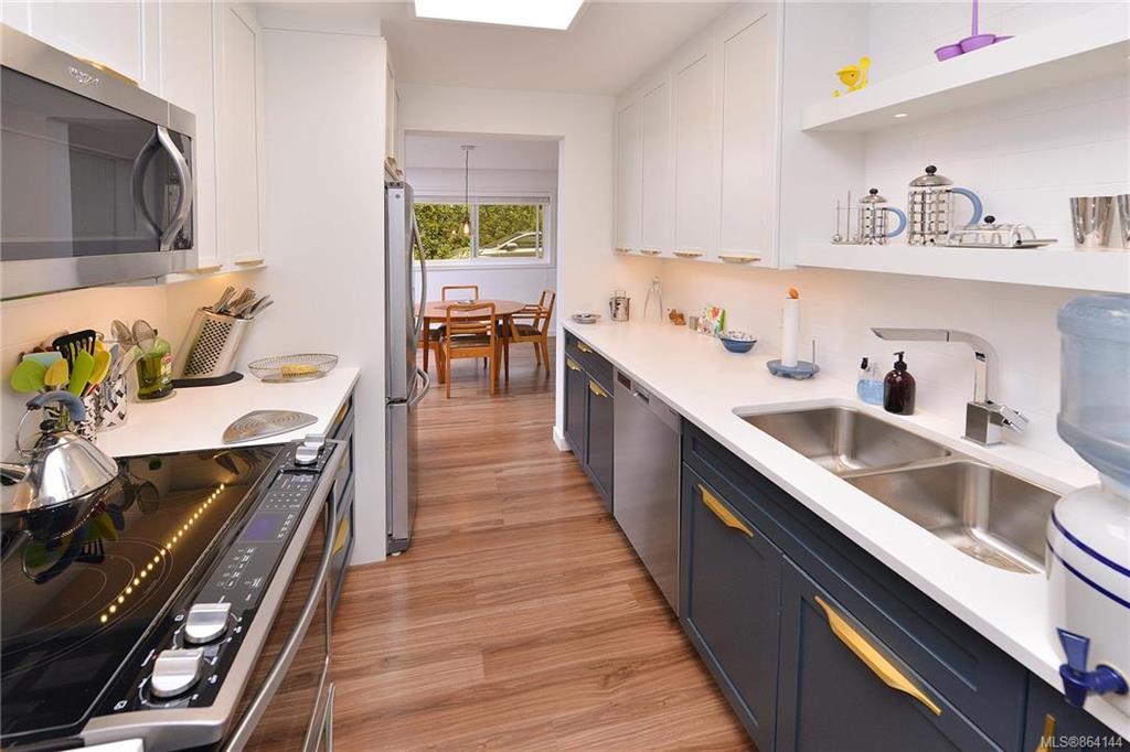 102-1019 Mcclure Street, Victoria, BC, V8V 3G1