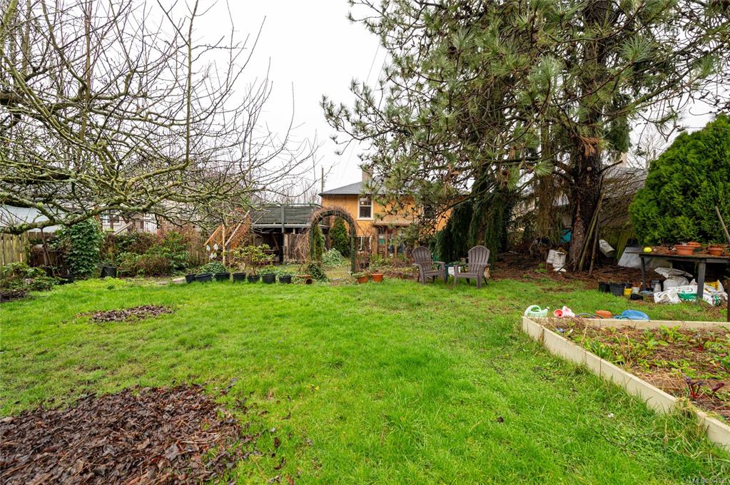 2827 Graham Street, Victoria, BC, V8T 3Z3