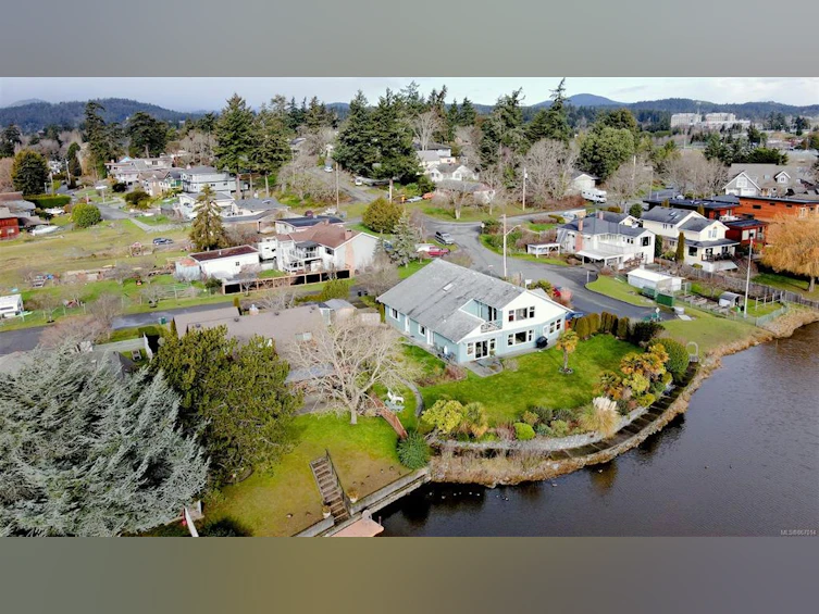 1 Midwood Road, View Royal, BC, V9B 1L4