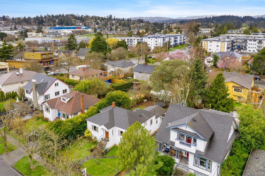 1322-1324 Burleith Crescent, Victoria, BC, V9A 5X8