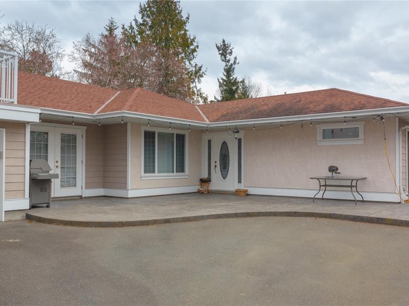 10371 Patricia Place, Sidney BC V8L 3J7