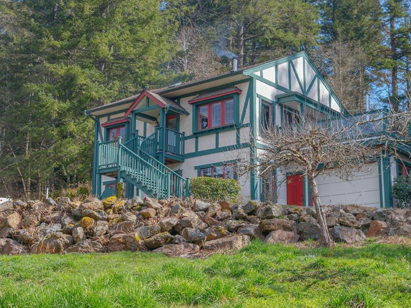 5469 West Saanich Road, Saanich BC V9E 1L7