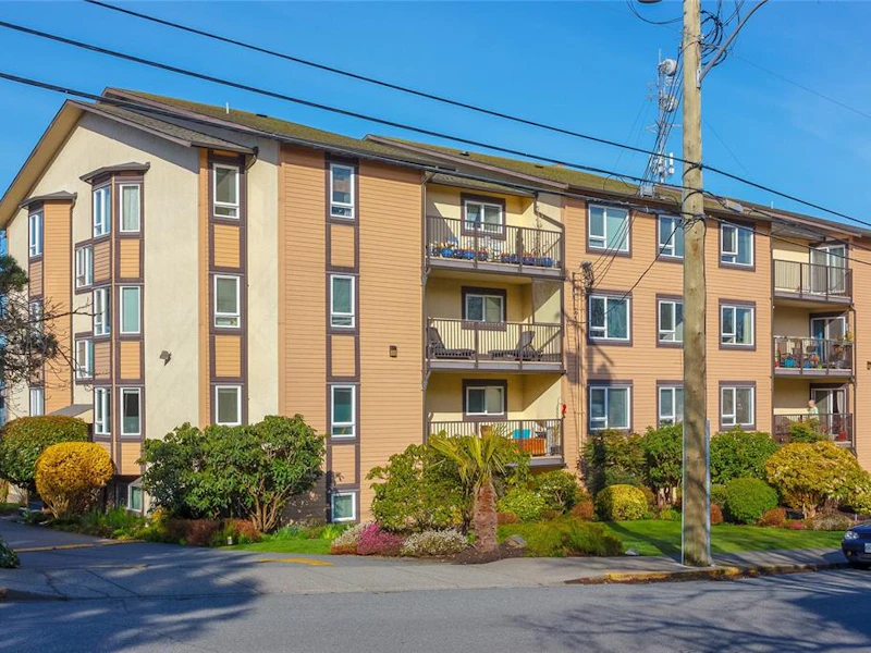 304 - 3258 Alder Street, Saanich BC V8X 1P2
