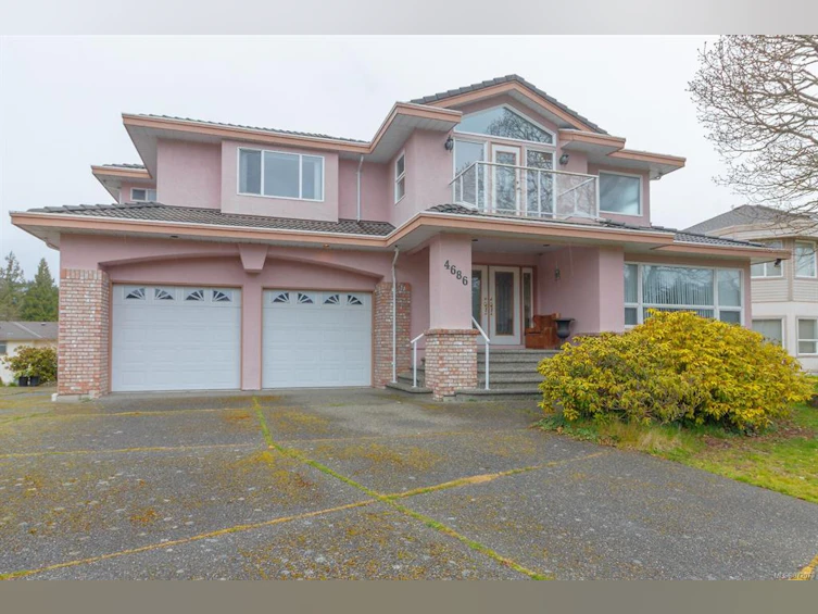 4686 Firbank Lane, Saanich, BC, V8Y 3H1