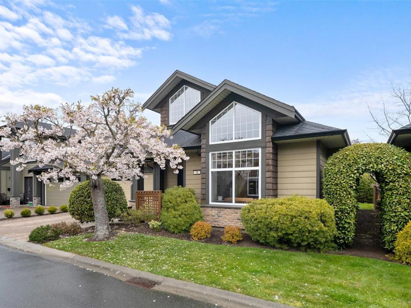 16 - 2229 Graduation Place, Saanich BC V8N 6W3