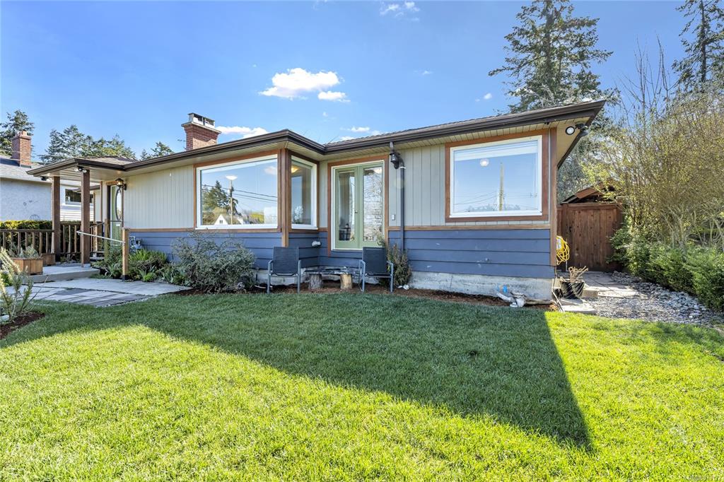 2771 Murray Drive, Saanich, BC, V9A 2S4