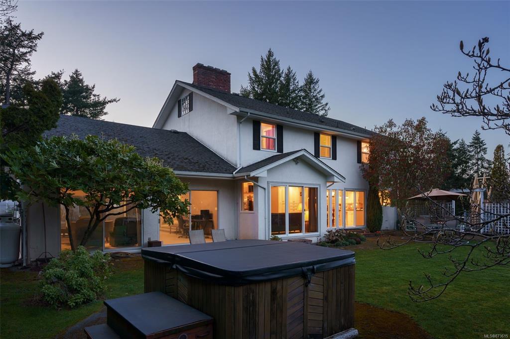 1908 Ferndale Road, Saanich, BC, V8N 2Y3 - 2