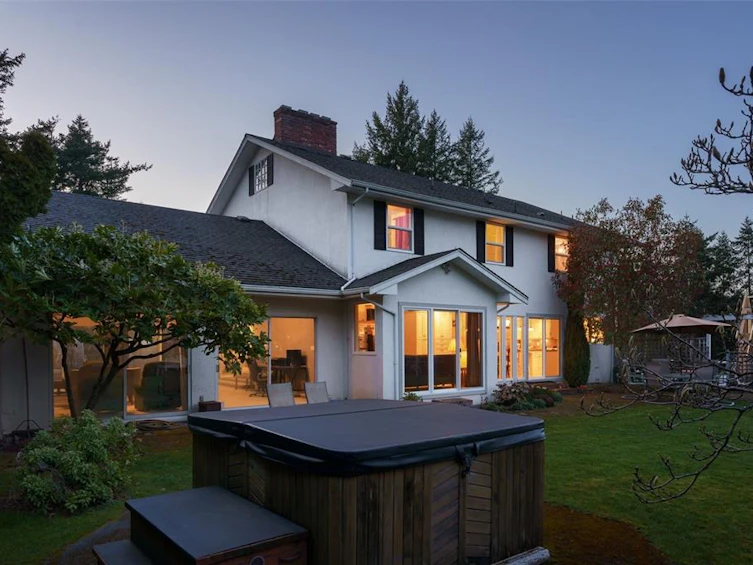 1908 Ferndale Road, Saanich, BC, V8N 2Y3 - 2