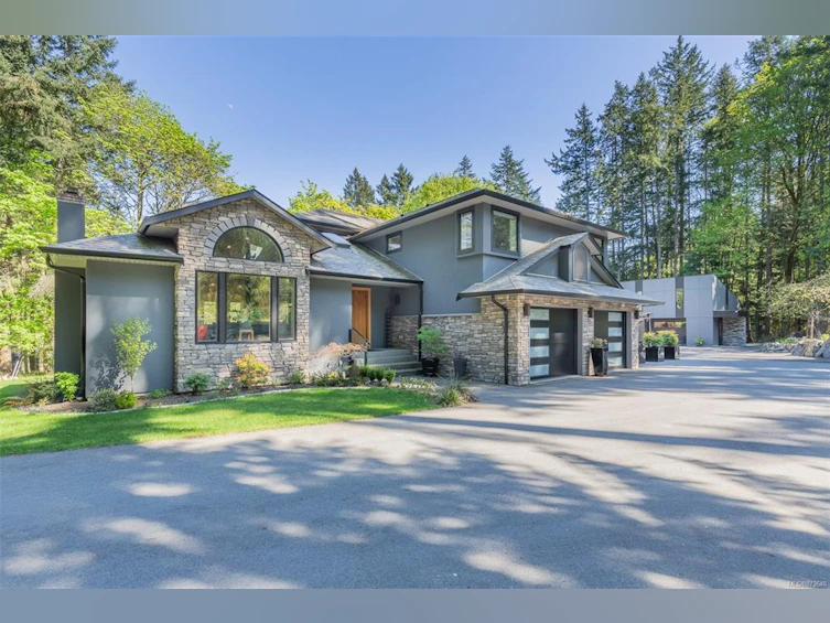 851 Sayward Road, Saanich, BC, V8Y 1R5