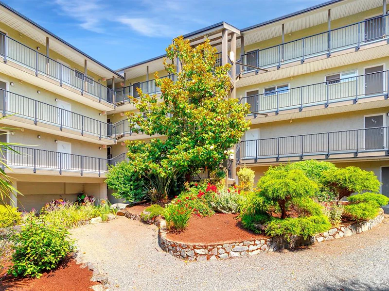 214 - 991 Cloverdale Avenue, Saanich BC V8X 2T5