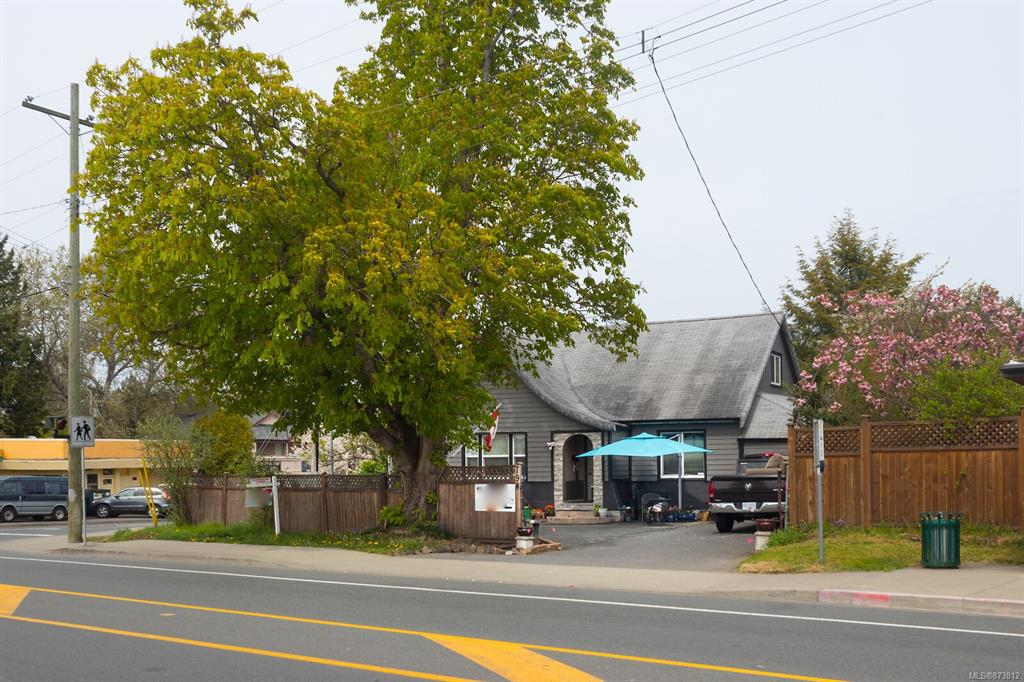 794 W Burnside Road, Saanich, BC, V8Z 1N1