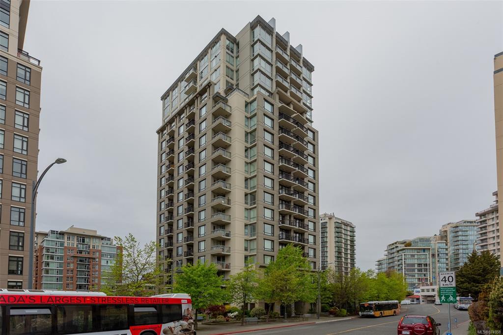 1903-751 Fairfield Road, Victoria, BC, V8W 4A4