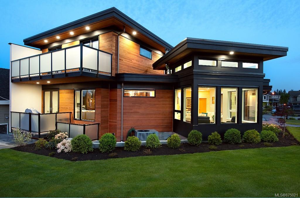 4995 La Quinta Place, Saanich, BC, V8Y 3G9