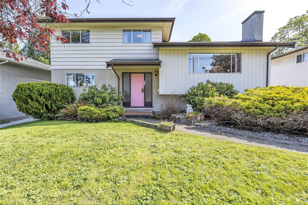 933 Shearwater Street, Esquimalt, BC, V9A 4V3