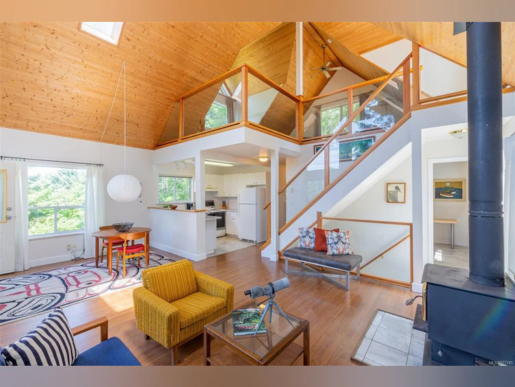 558 Dinner Bay Road, Mayne Island, BC, V0N 2J2