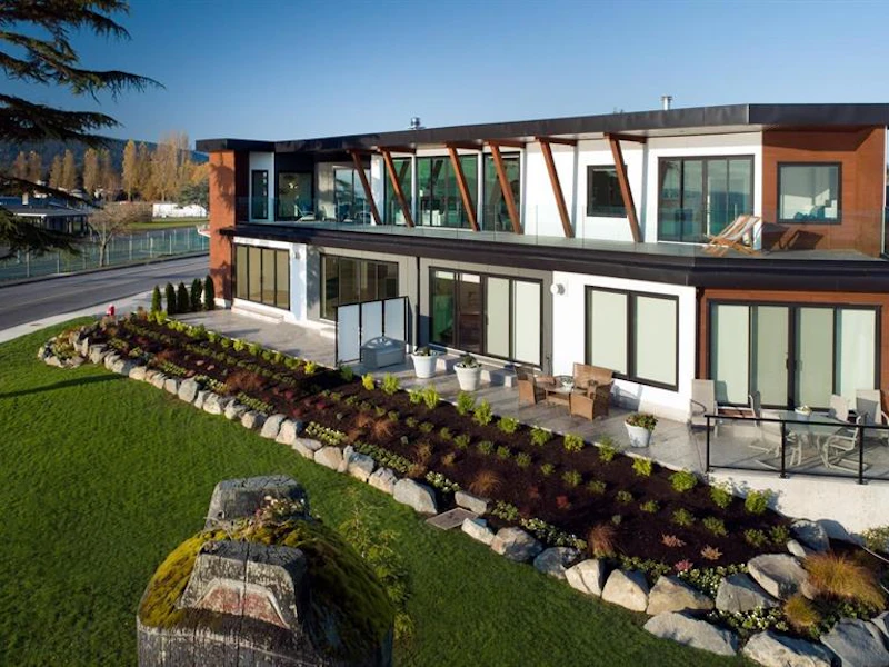 102 - 9600 Second Street, Sidney BC
