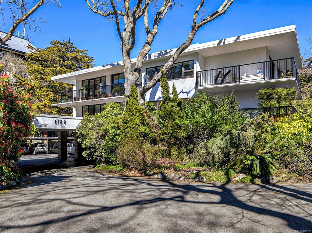 404-1159 Beach Drive, Oak Bay, BC, V8S 2N2