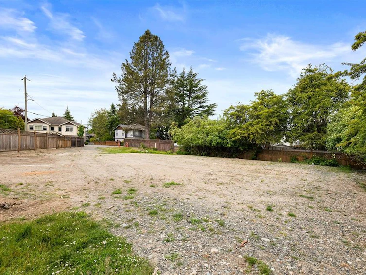 1888 Ventura Way, Saanich, BC, V8N 3X9 - 5