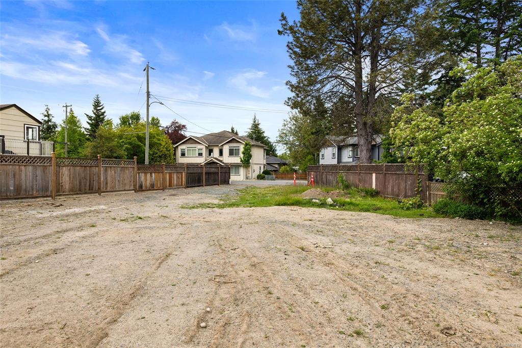 1888 Ventura Way, Saanich, BC, V8N 3X9 - 6