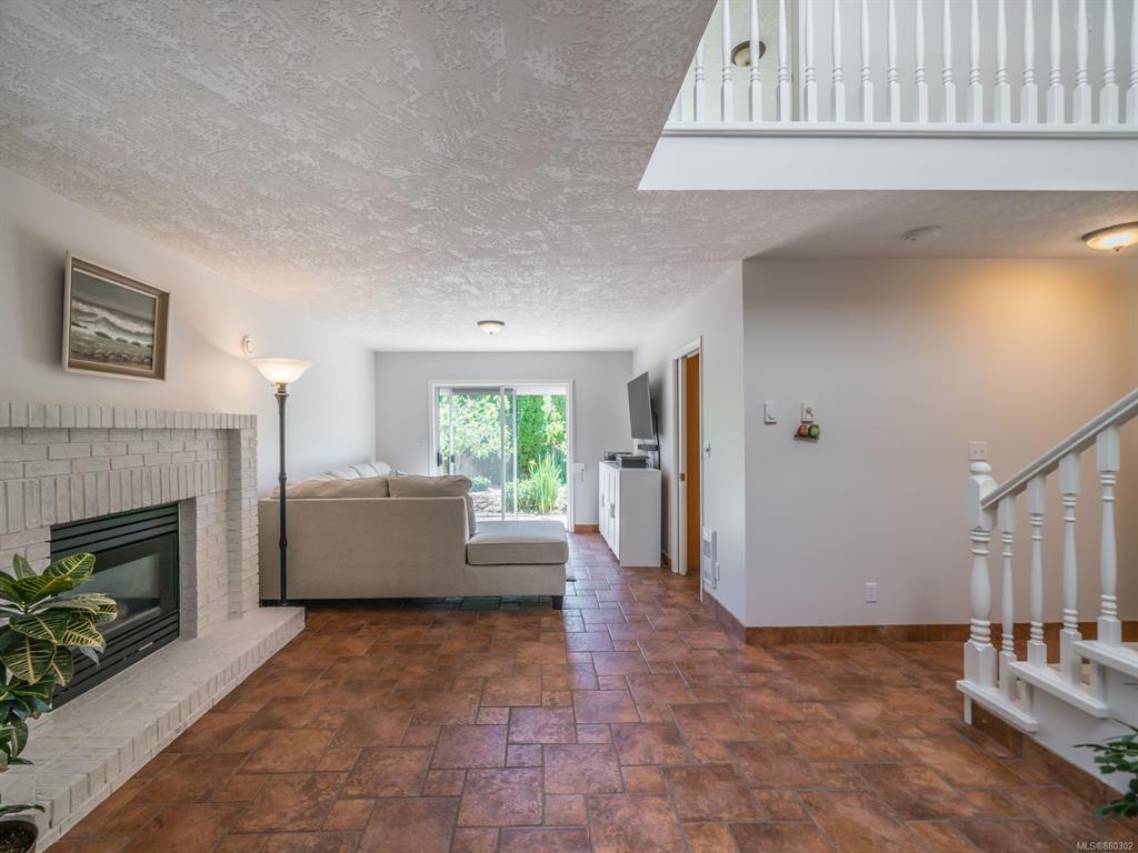 1755 Newton Street, Saanich, BC, V8R 2R1 - 5