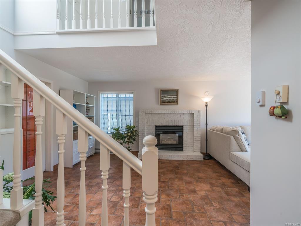 1755 Newton Street, Saanich, BC, V8R 2R1 - 7